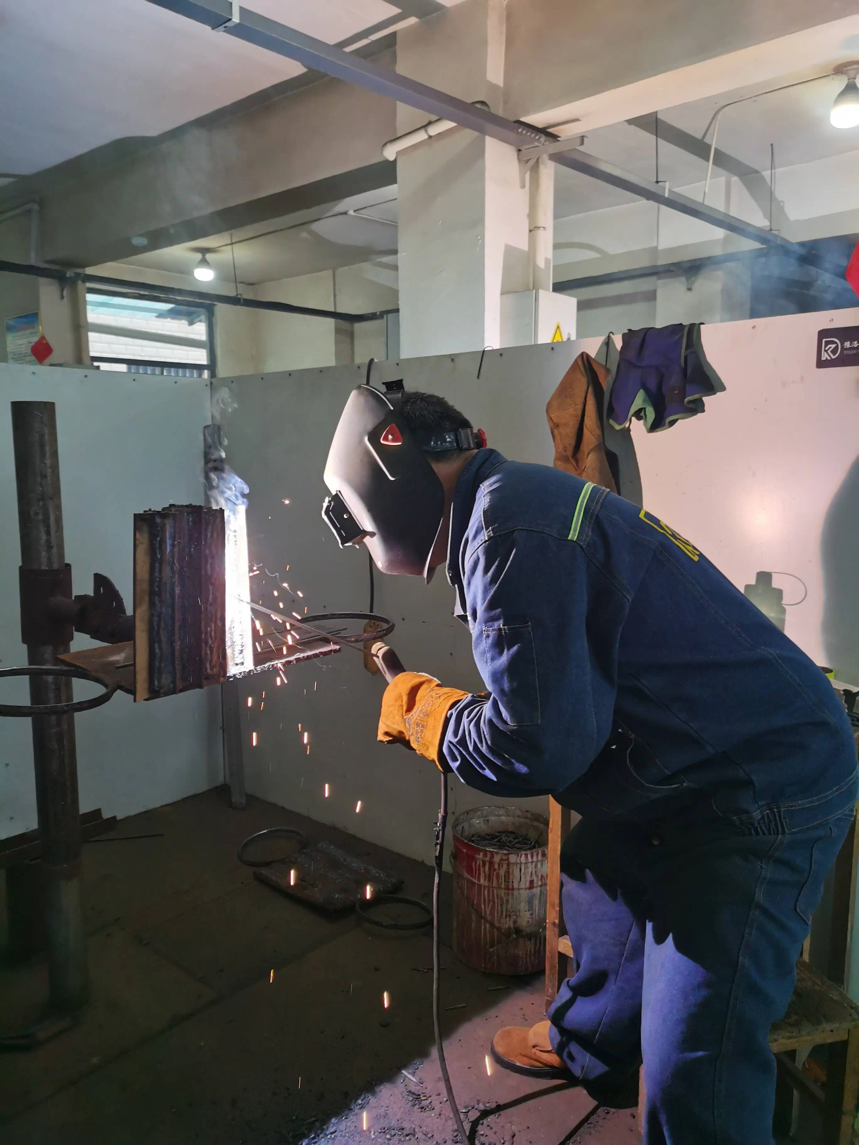 电焊工如何快速适应不同的工作环境？